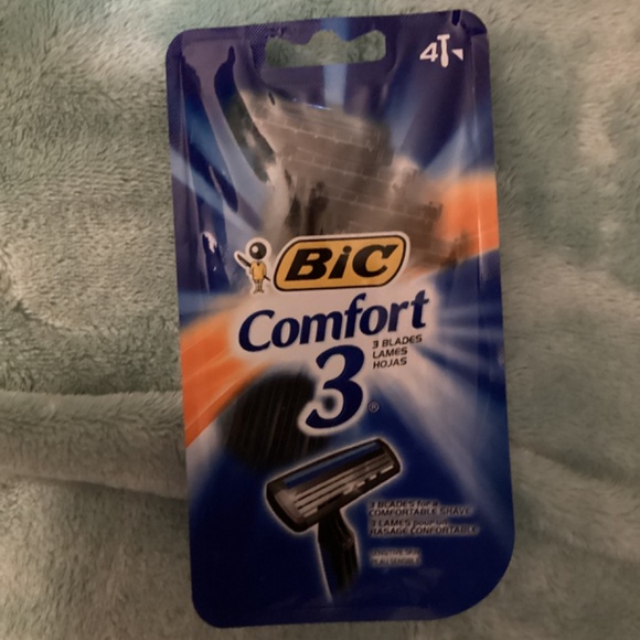 NEW BIC Comfort 3  Disposable Razors Sensitive Skin - Picture 4 of 5